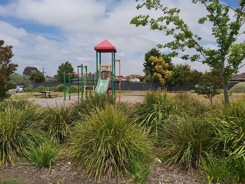 Vaucluse Ave - Gladstone Park 2.jpg